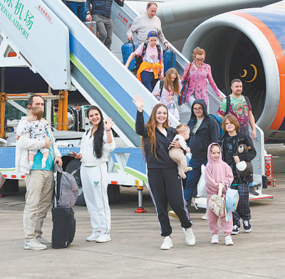 三亚“圈粉”海外游客（大数据观察·聚焦入境游） 第 1 张