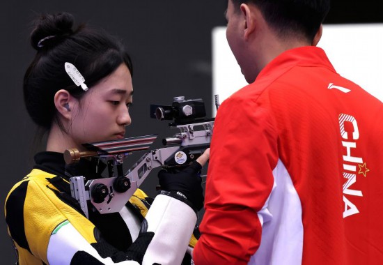 中国组合黄雨婷/盛李豪摘得巴黎奥运会首金 第 13 张