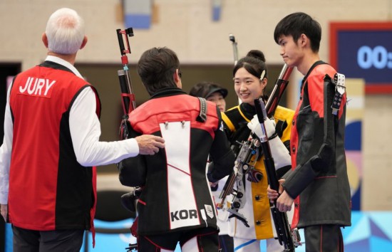 中国组合黄雨婷/盛李豪摘得巴黎奥运会首金 第 15 张