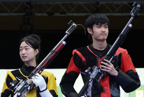 中国组合黄雨婷/盛李豪摘得巴黎奥运会首金 第 17 张